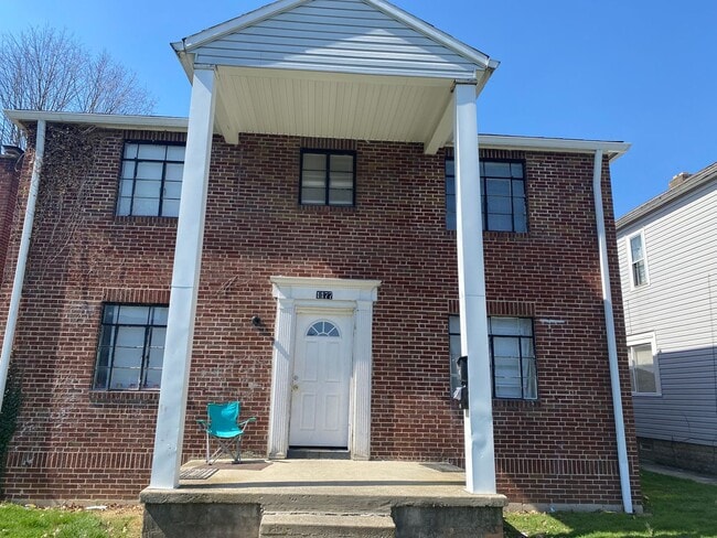 Building Photo - 1177-1177 1/2 Lilley Ave Unit 1177 1/2 Lilley Ave