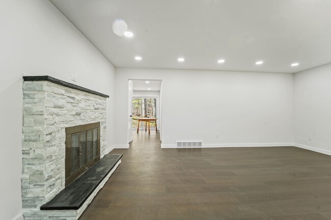 Photo - 110 Mill St