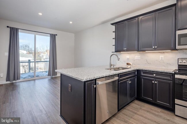 Photo - 1920 Four Roses St