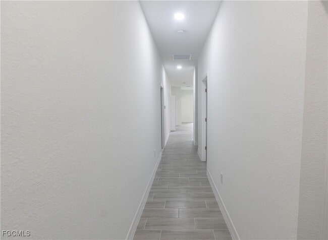 Building Photo - 871 Duplex St E Rental
