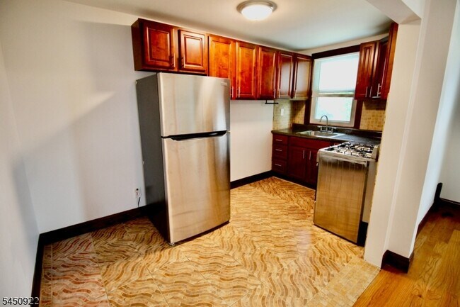 238 Claremont Ave Unit 2