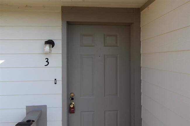 Building Photo - 316 Falcon Ct Unit 3 Rental