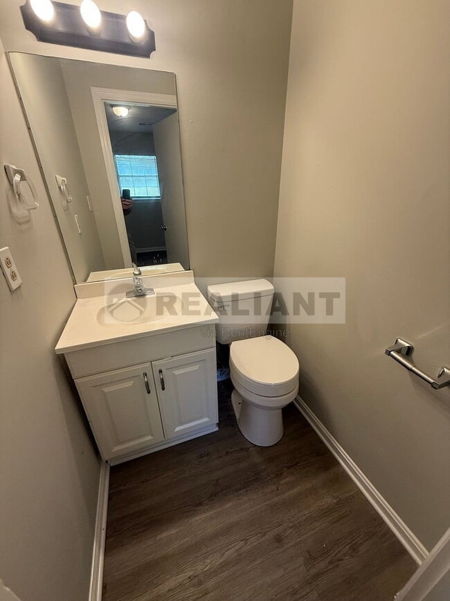 Photo - 3688 Crosby Dr Unit B