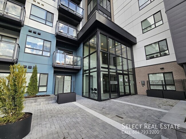 Building Photo - 33886 Pine St Unit 520