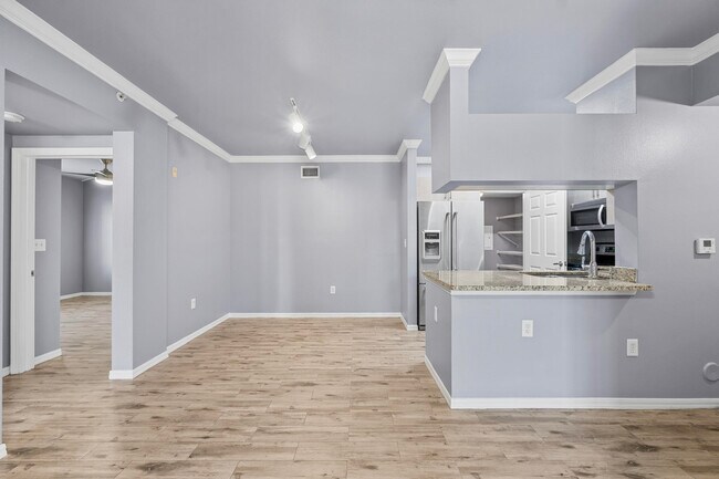 Photo - 6410 Emerald Dunes Dr Unidad 101