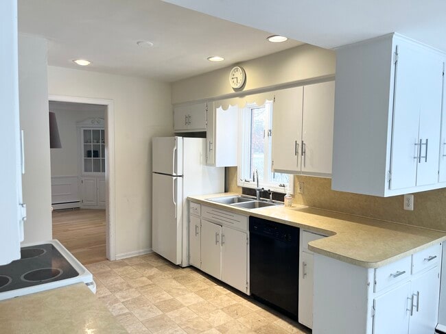 Photo - 5636 Oakland Dr