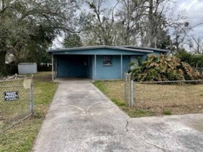 Building Photo - JUST REDUCED!!!  Spacious 3 bedroom 1 bath... Rental