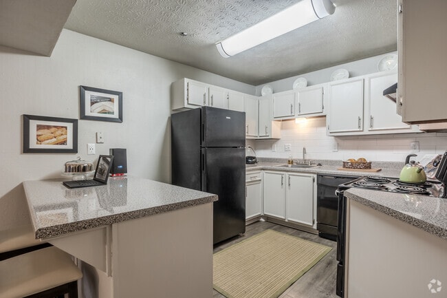 2BR, 2.5BA - 1018SF - Kitchen