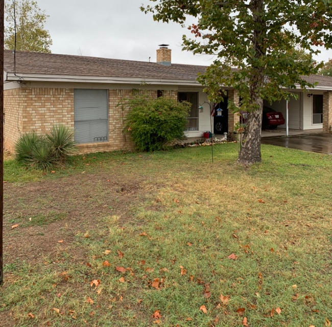 Photo - 1800-1811 Knob Hill Dr