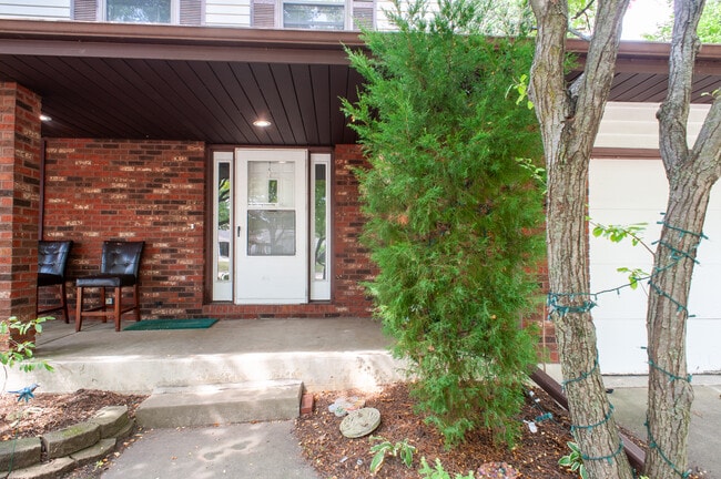 Photo - 1147 Garfield Ave House