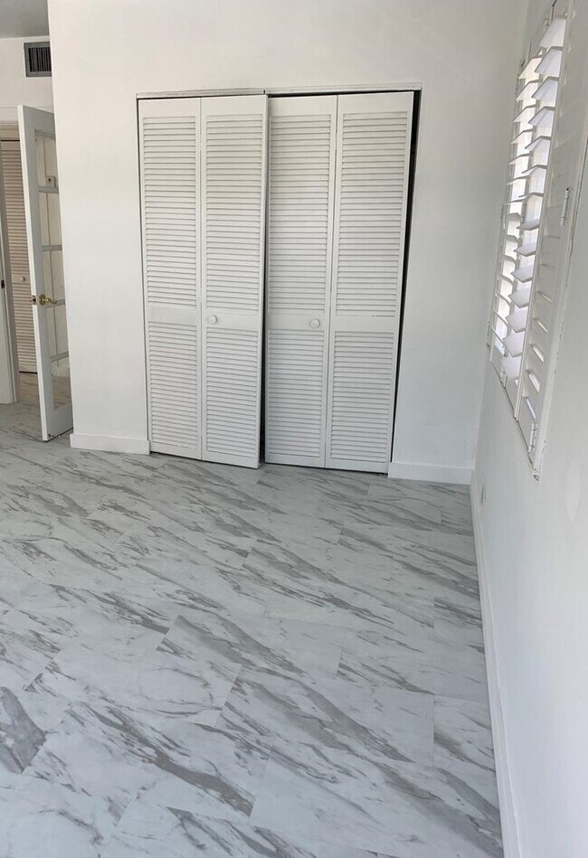 Photo - 9920 Collins Ave Unit 15