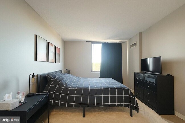 Photo - 5500 Holmes Run Pkwy Unidad 918