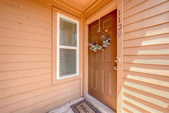 Photo - 10555 Turtlewood Ct