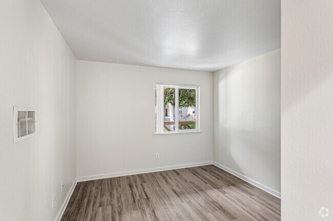 1BR, 1BA -597SF - Bedroom