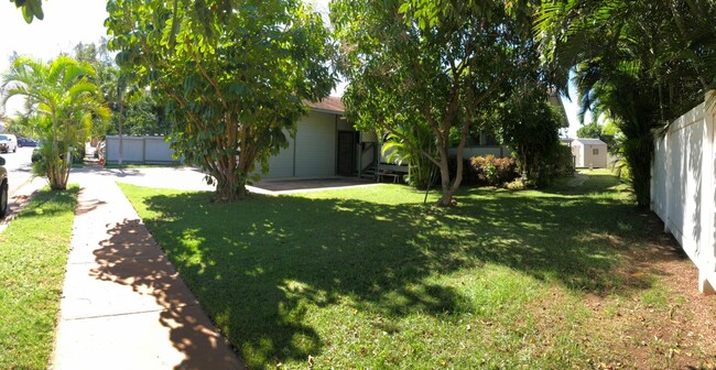 front of houe - 13 Waikalani Pl House