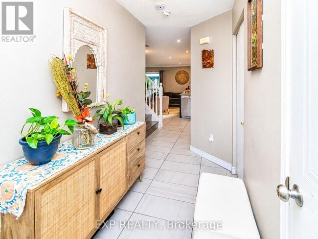 Photo - 641 Royal Fern St