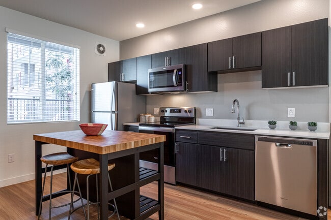 Estudio, 1BA - 468&nbsp;ft² - Urbana on 12th