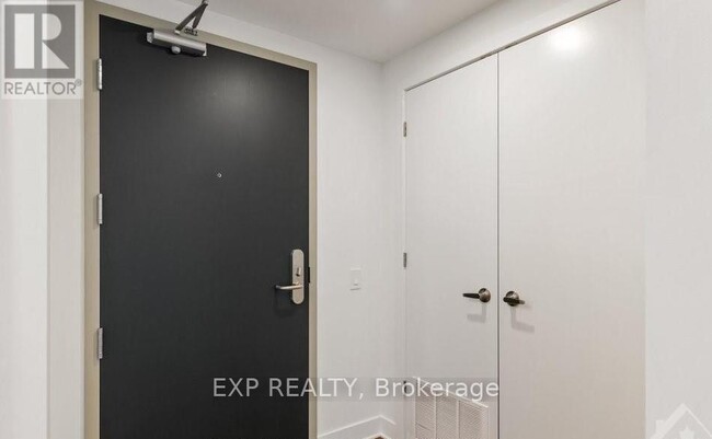 Photo - 180 George St Unité 604