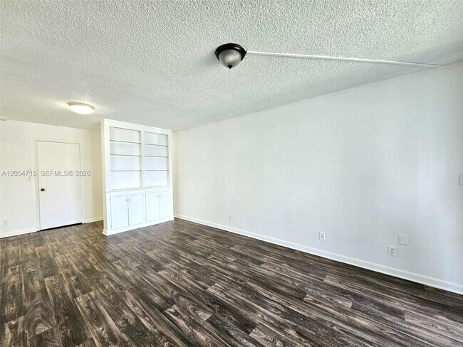 Photo - 210 Lake Pointe Dr Unit 209