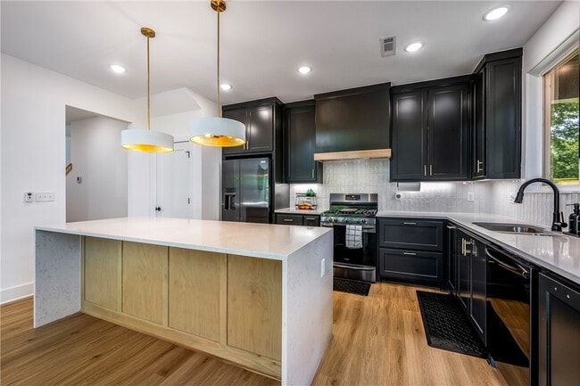 Photo - 17 Rupert Ln