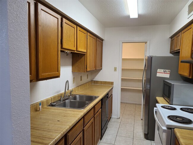 Photo - 6500 Sands Point Dr