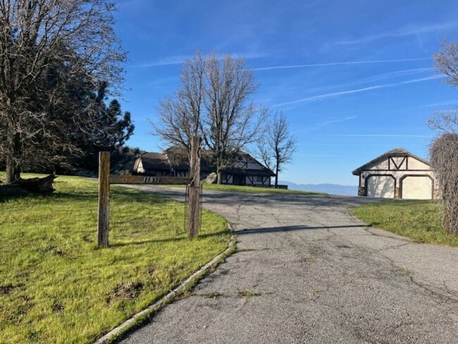 Photo - Amazing Mountain Views...