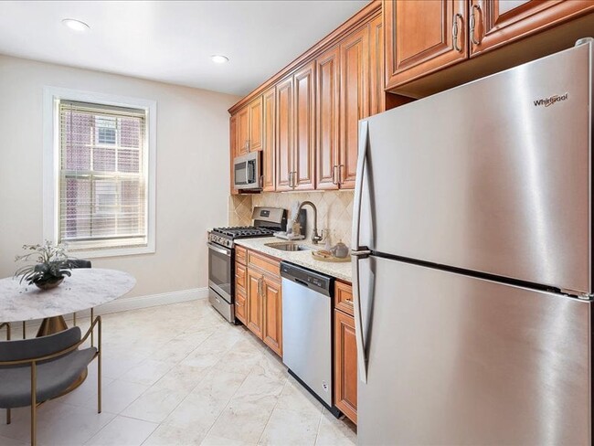 145-147 Summit Ave