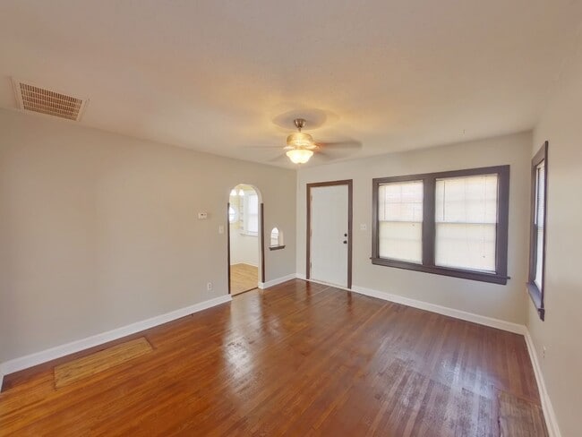 Photo - 352 N Fern St