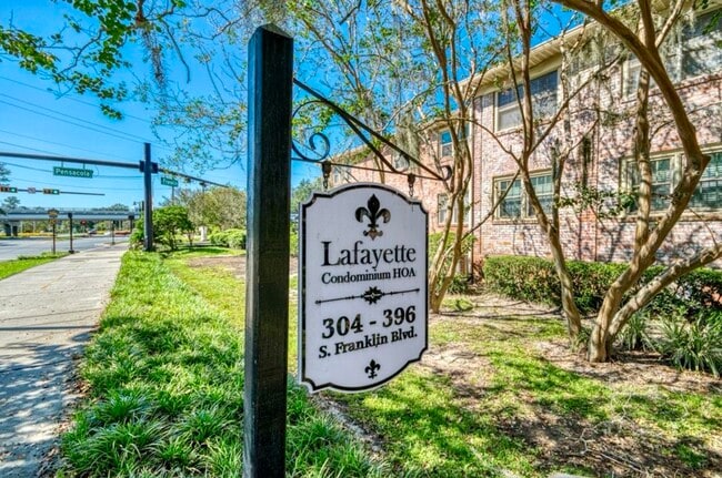 Photo - 304 S Franklin Blvd