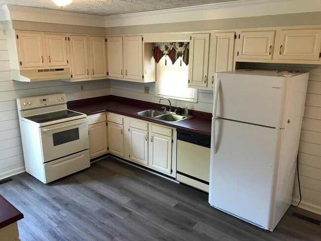Photo - Move In Ready 3 Bedroom Brick Home