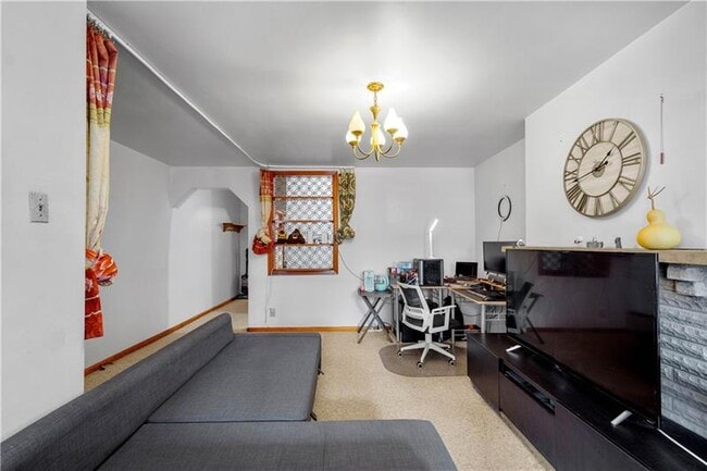 3211 Joe Hammer Sq