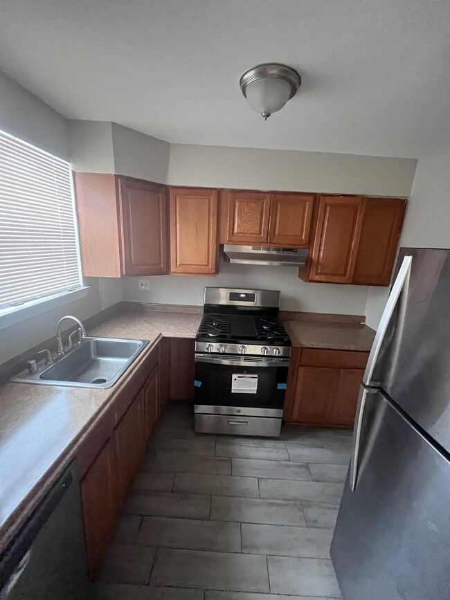 Photo - 1761 Addison Rd S