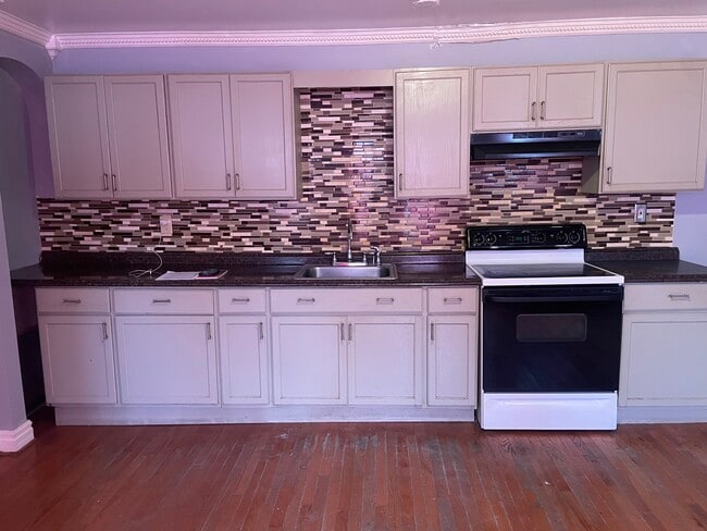 Photo - 232 W Oak St Unit #1