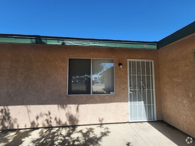 Building Photo - 6444 Palo Verde Ave Unit B Rental