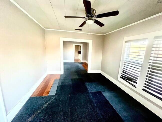 Photo - 2104 Taylor St