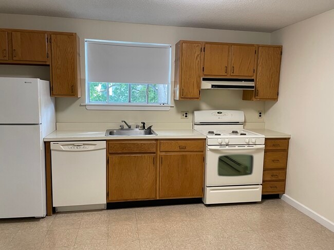Building Photo - 62 Lexington St Unit 2
