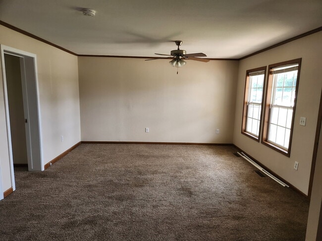 Photo - 130 Meadows Ln