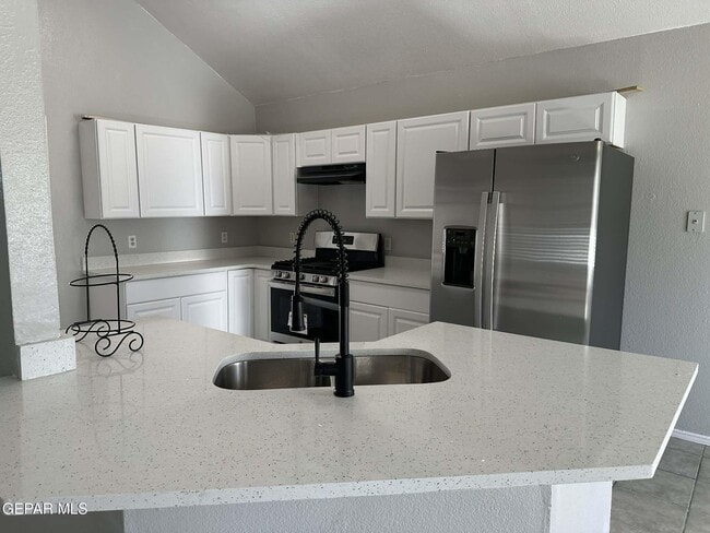 Photo - 11364 Crater Lake Ave