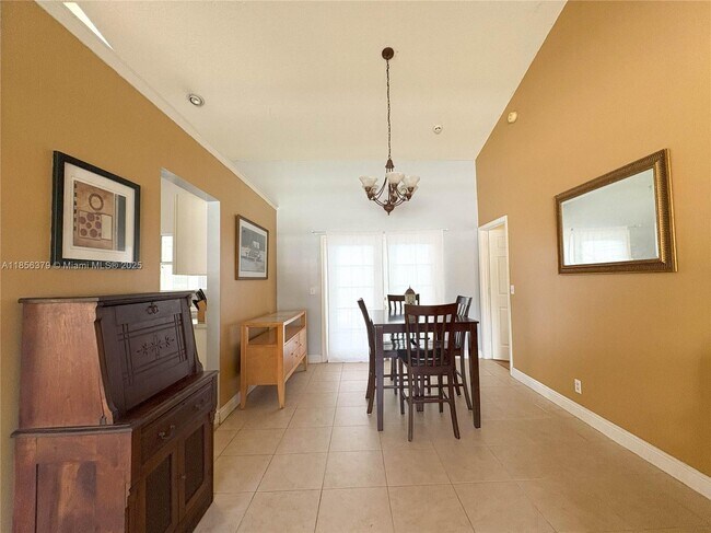 Photo - 730 Daffodil Dr