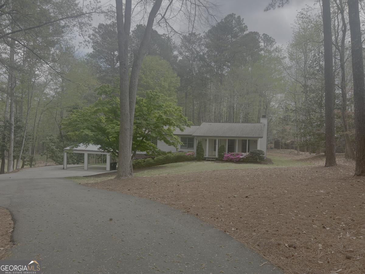 Photo - 745 Holland Rd