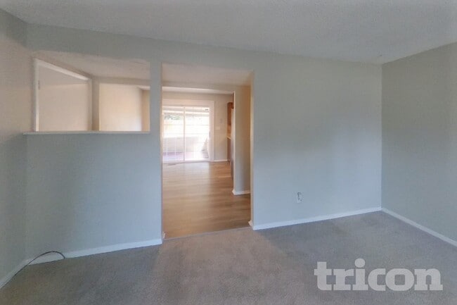 2286 Farnsworth Dr