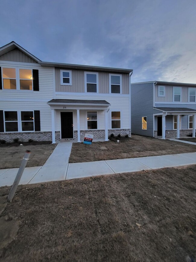 Stunning Brand New Townhome in Salisbury - Stunning Brand New Townhome in Salisbury