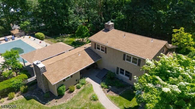 Photo - 8 Crosby Ln