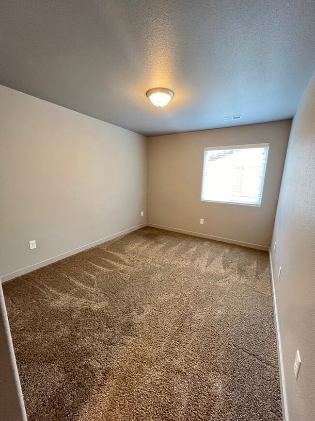 Photo - 511 F St NE Unidad A