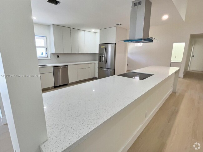 Building Photo - 4499 SW 14th St Rental