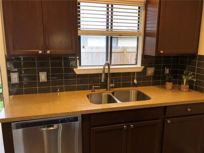 Photo - 2008 Conestoga Trail