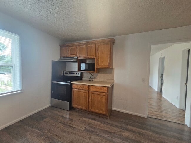 Photo - 1 Bedroom 1 Bath Home in Shawnee!