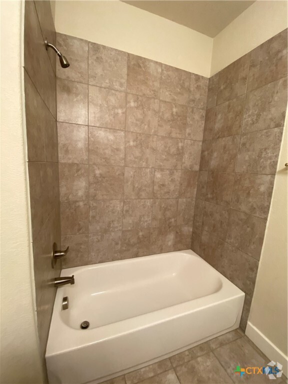 Building Photo - 725 Milestone Pk Rental