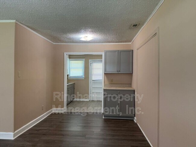 Photo - 1343 Steed St