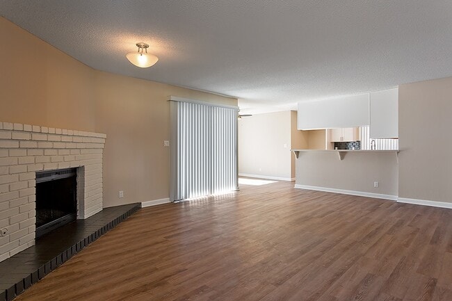 AZURE APARTMENTS! AMAZING 2 BEDROOM APARTMENT - AZURE APARTMENTS! AMAZING 2 BEDROOM APARTMENT